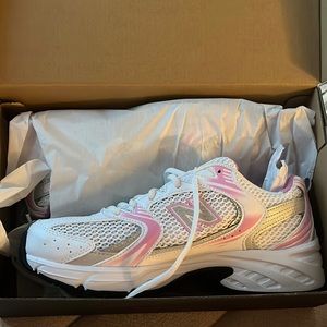New balance 530s in pink men’s size 7 women’s 9, thought I bought a women’s 7